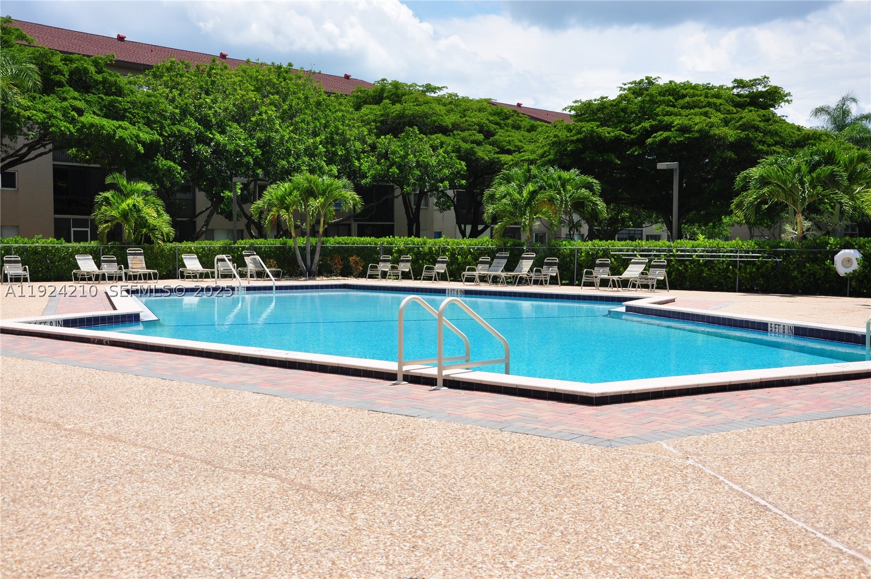 IVANHOE EAST AT CENTURY V - Residential