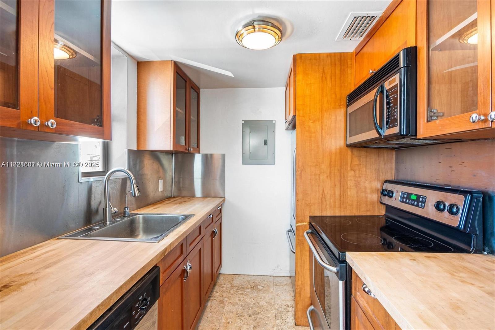 KIM AIMEE CONDO - Residential Lease