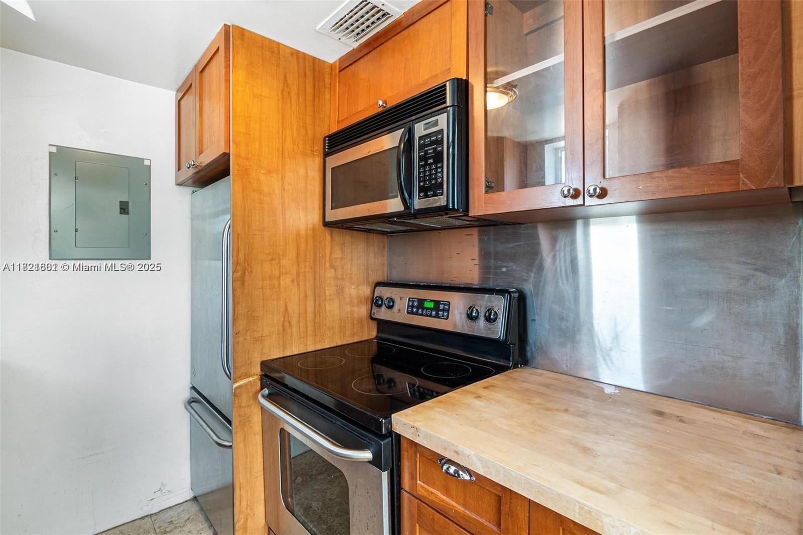 KIM AIMEE CONDO - Residential Lease