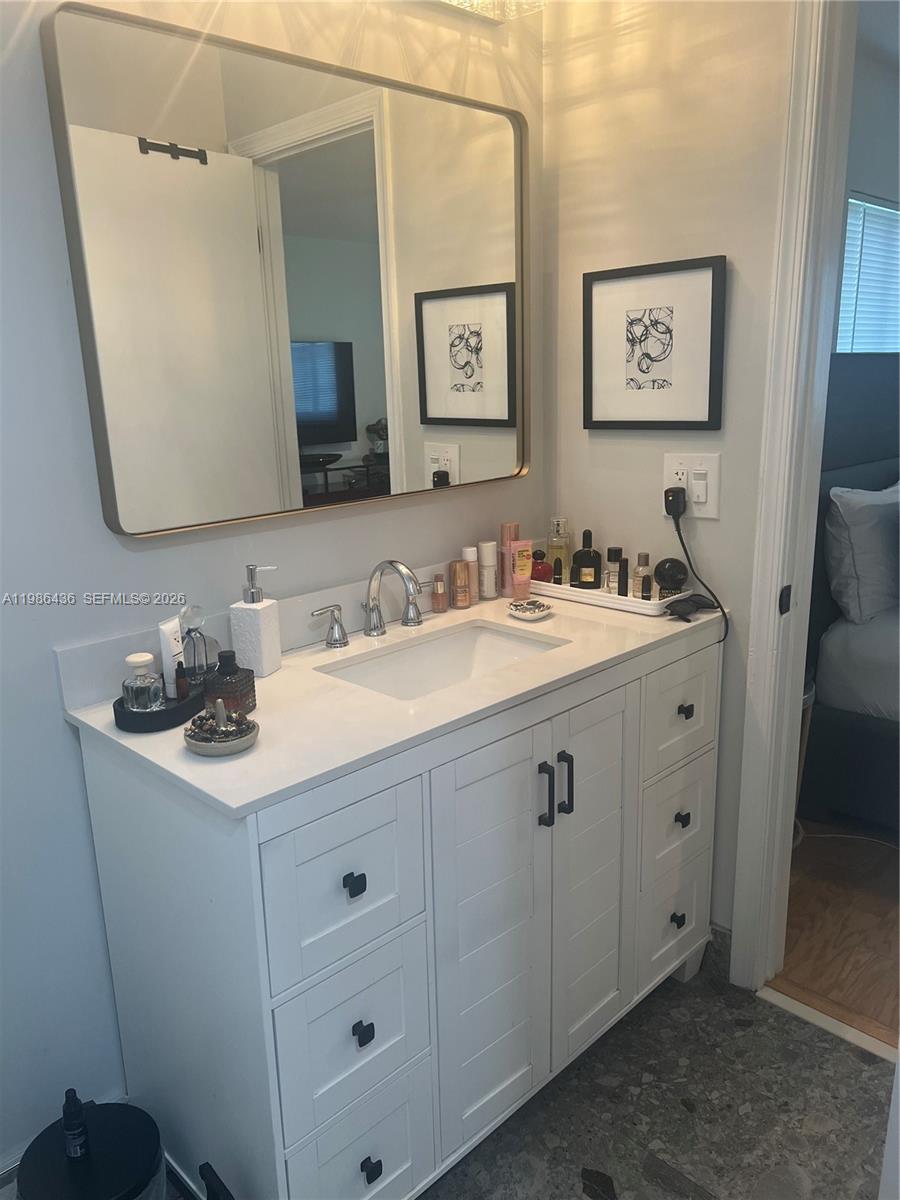 NEW ON THE MARKET 55+ 2/2/1/