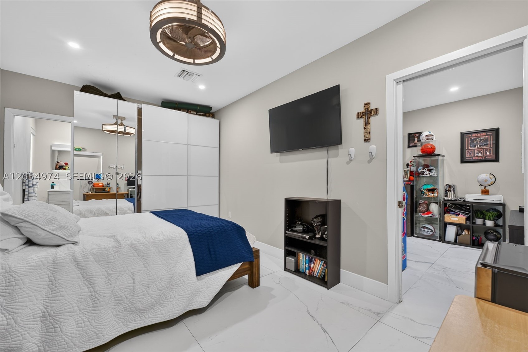 LAKESHORE SEC ONE - Residential