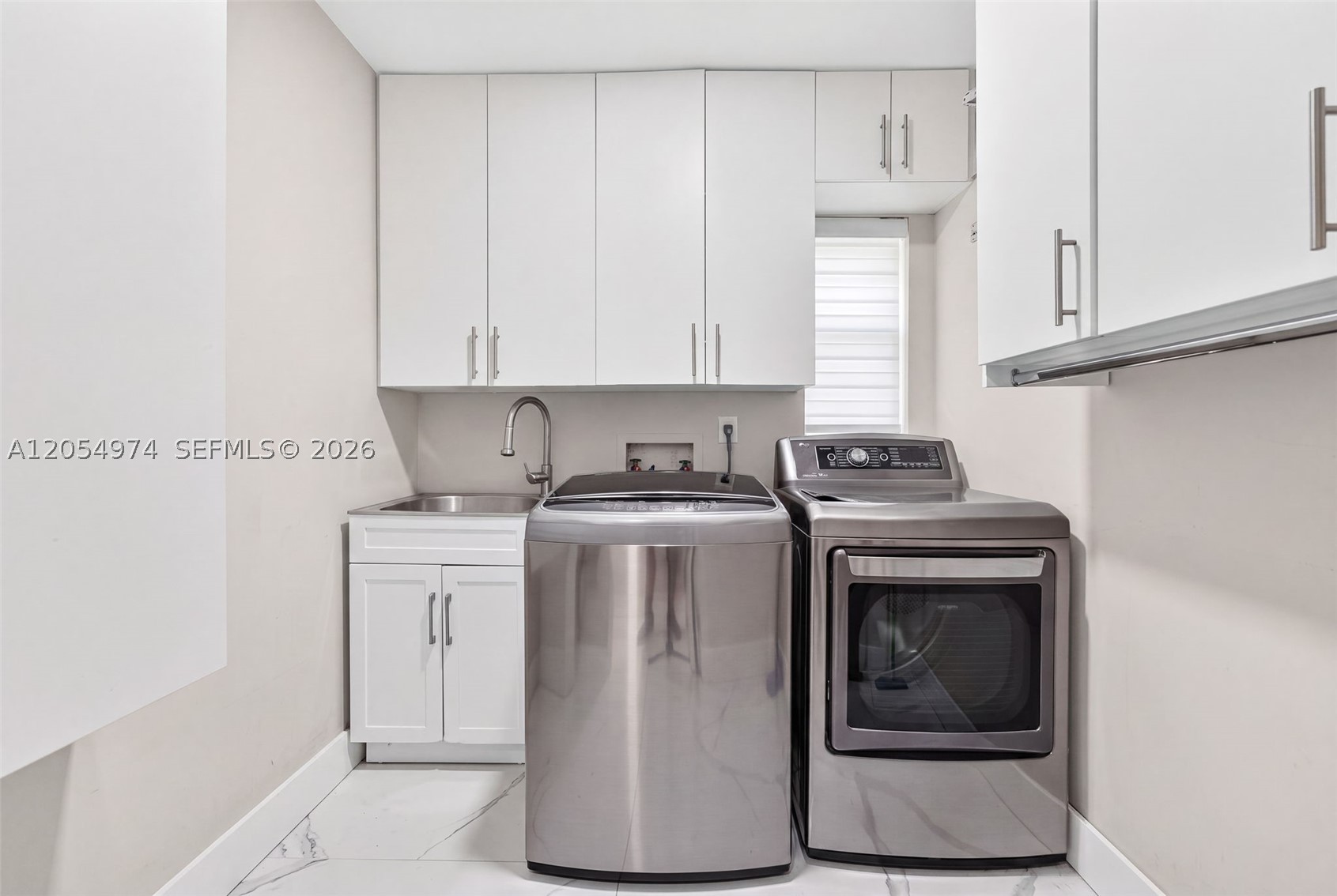 LAKESHORE SEC ONE - Residential