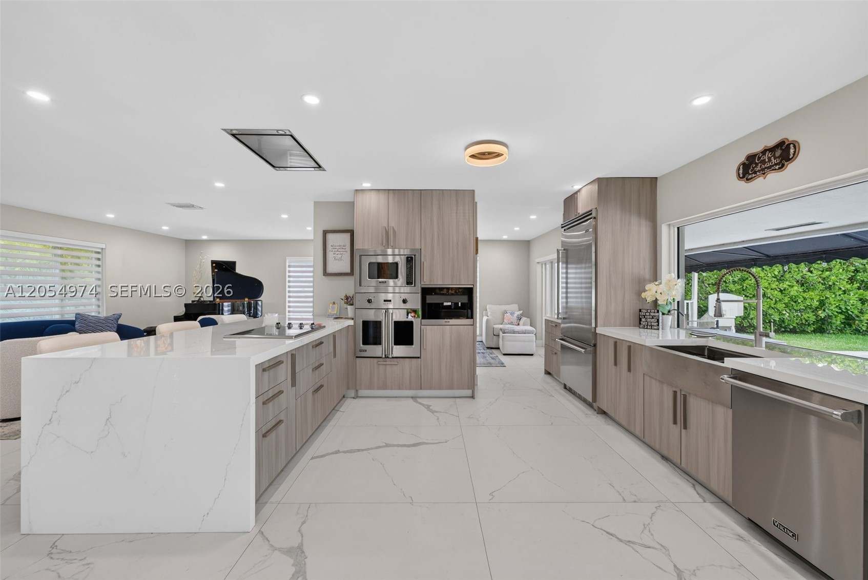 LAKESHORE SEC ONE - Residential