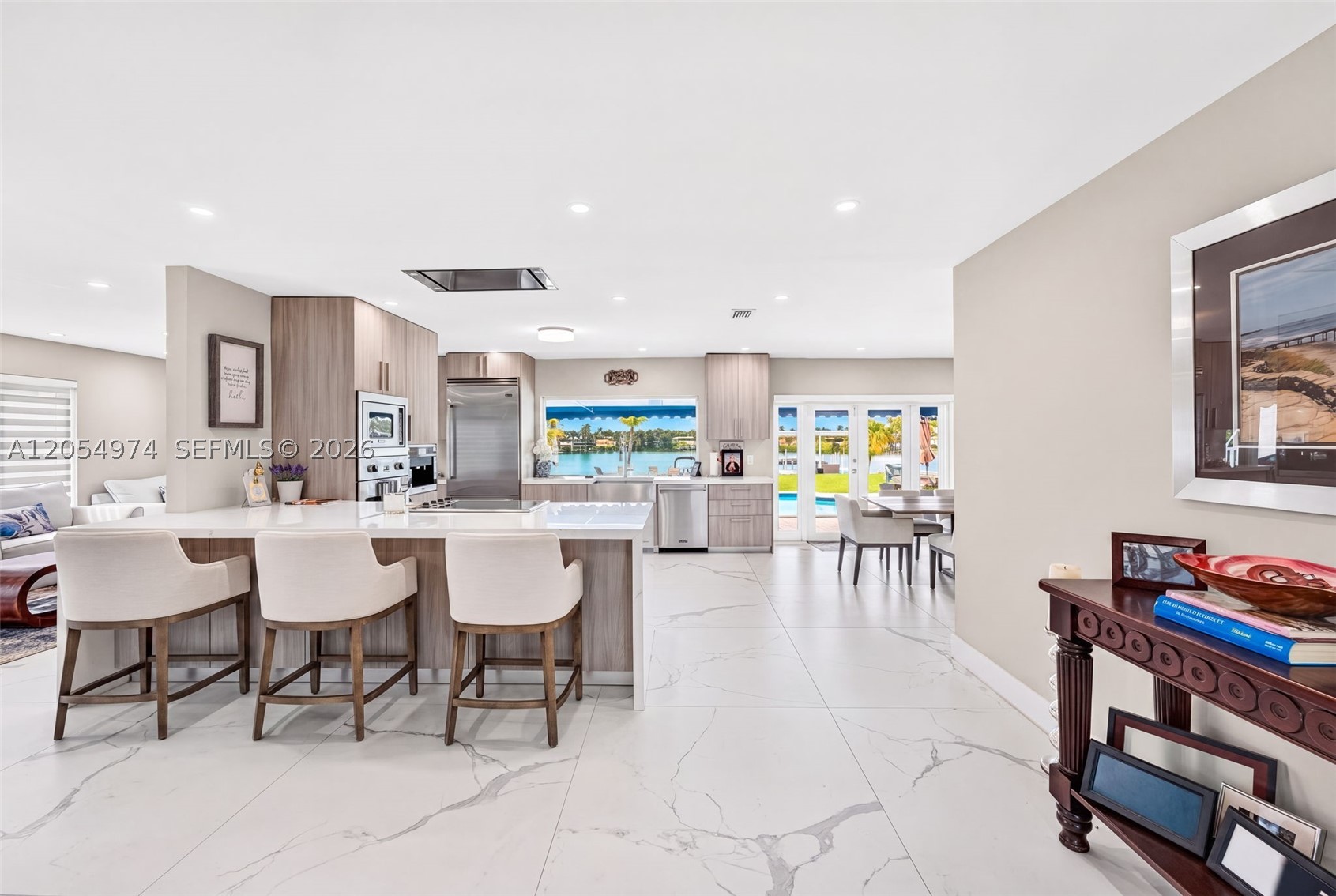 LAKESHORE SEC ONE - Residential
