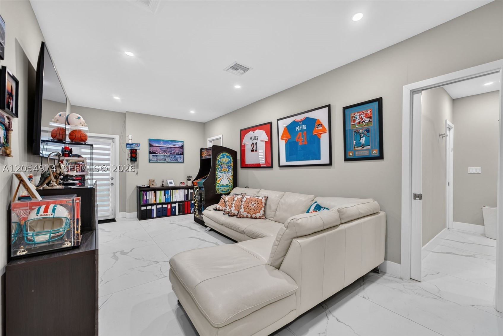 LAKESHORE SEC ONE - Residential