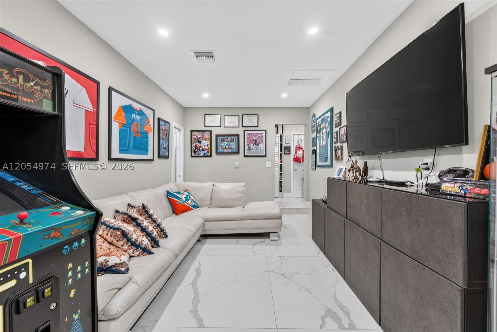 LAKESHORE SEC ONE - Residential