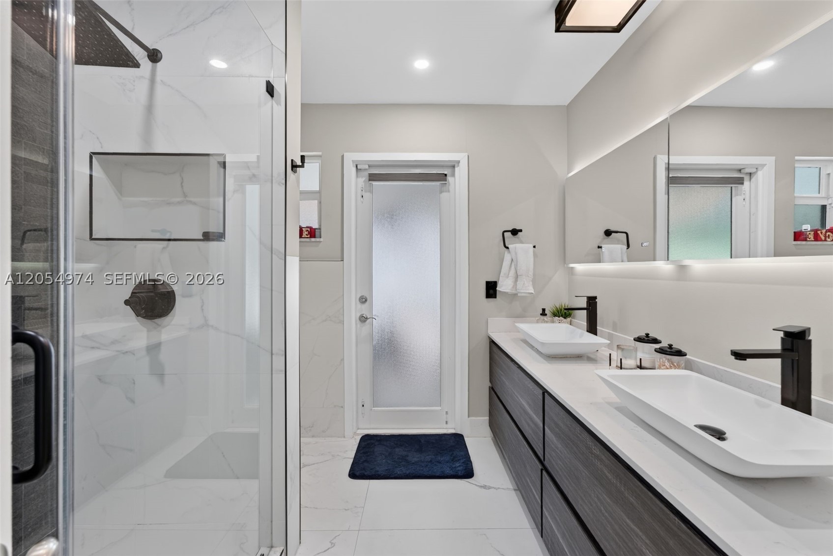 LAKESHORE SEC ONE - Residential