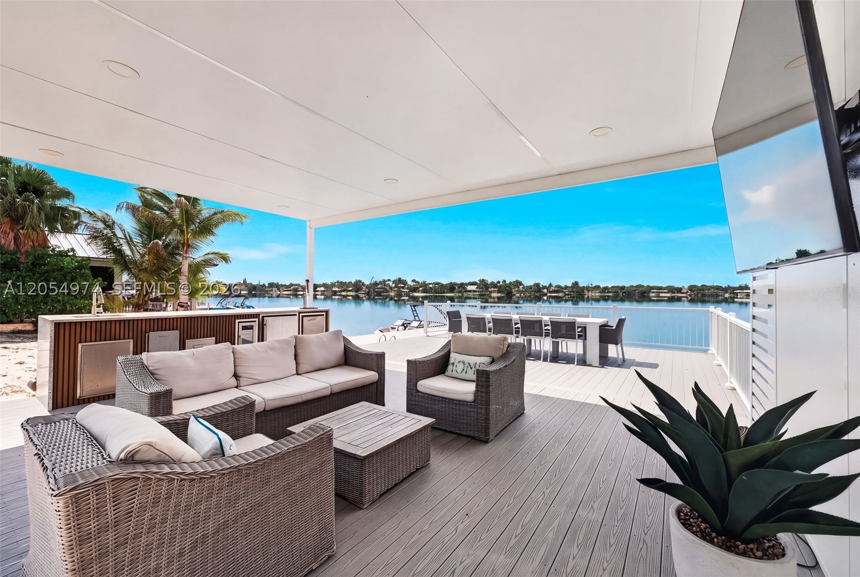 LAKESHORE SEC ONE - Residential