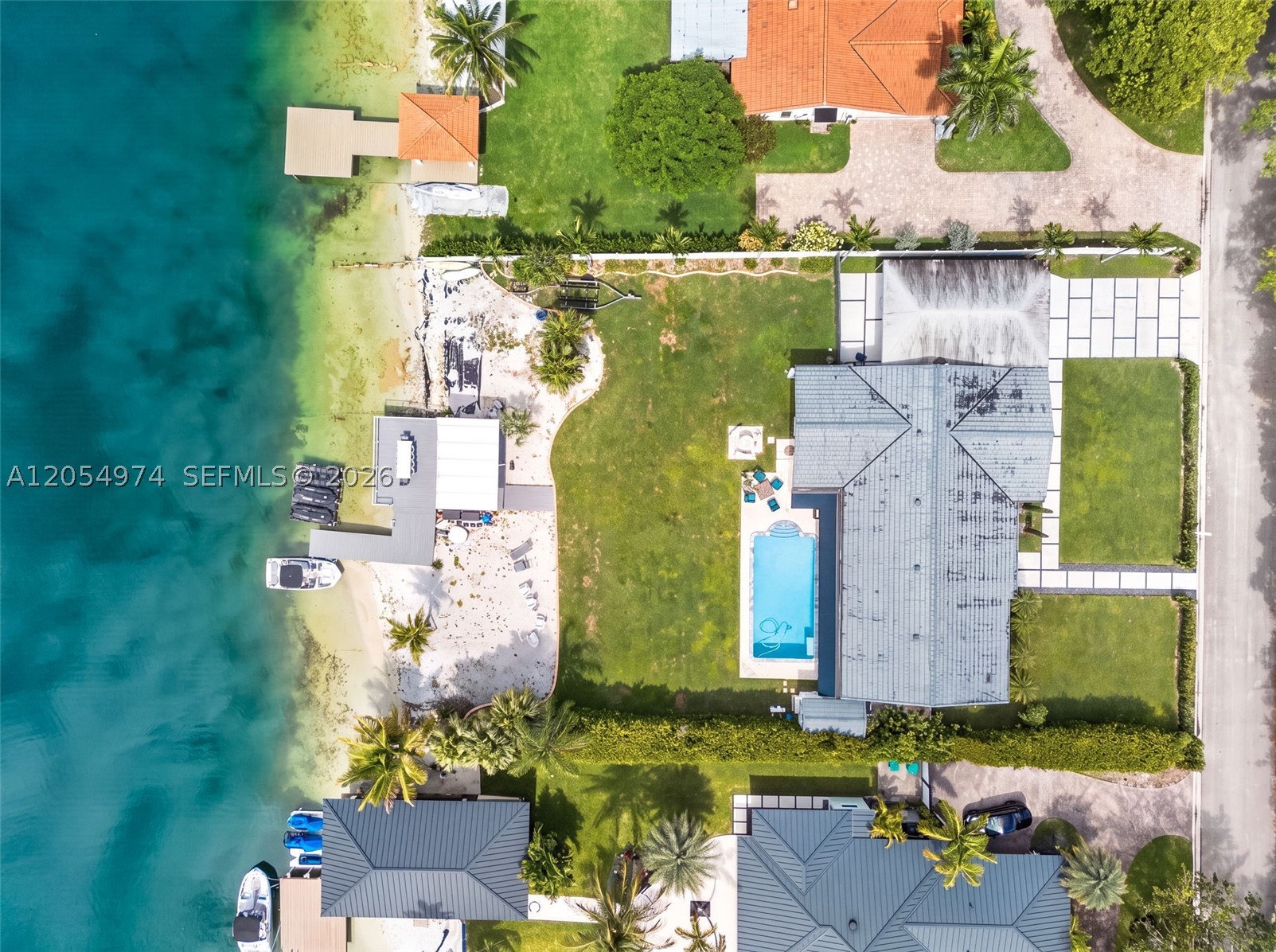 LAKESHORE SEC ONE - Residential