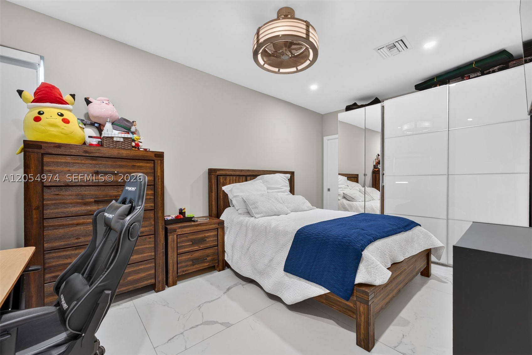 LAKESHORE SEC ONE - Residential