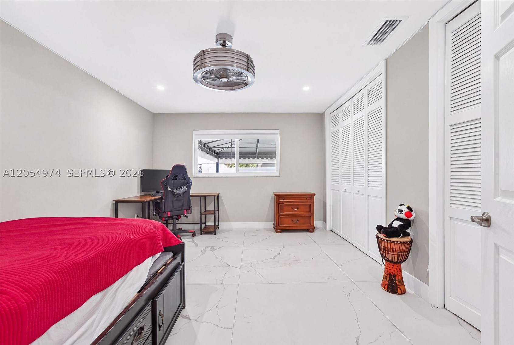 LAKESHORE SEC ONE - Residential