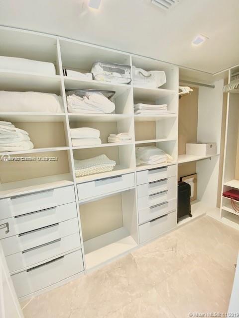 400 SUNNY ISLES CONDO EAS - Residential Lease