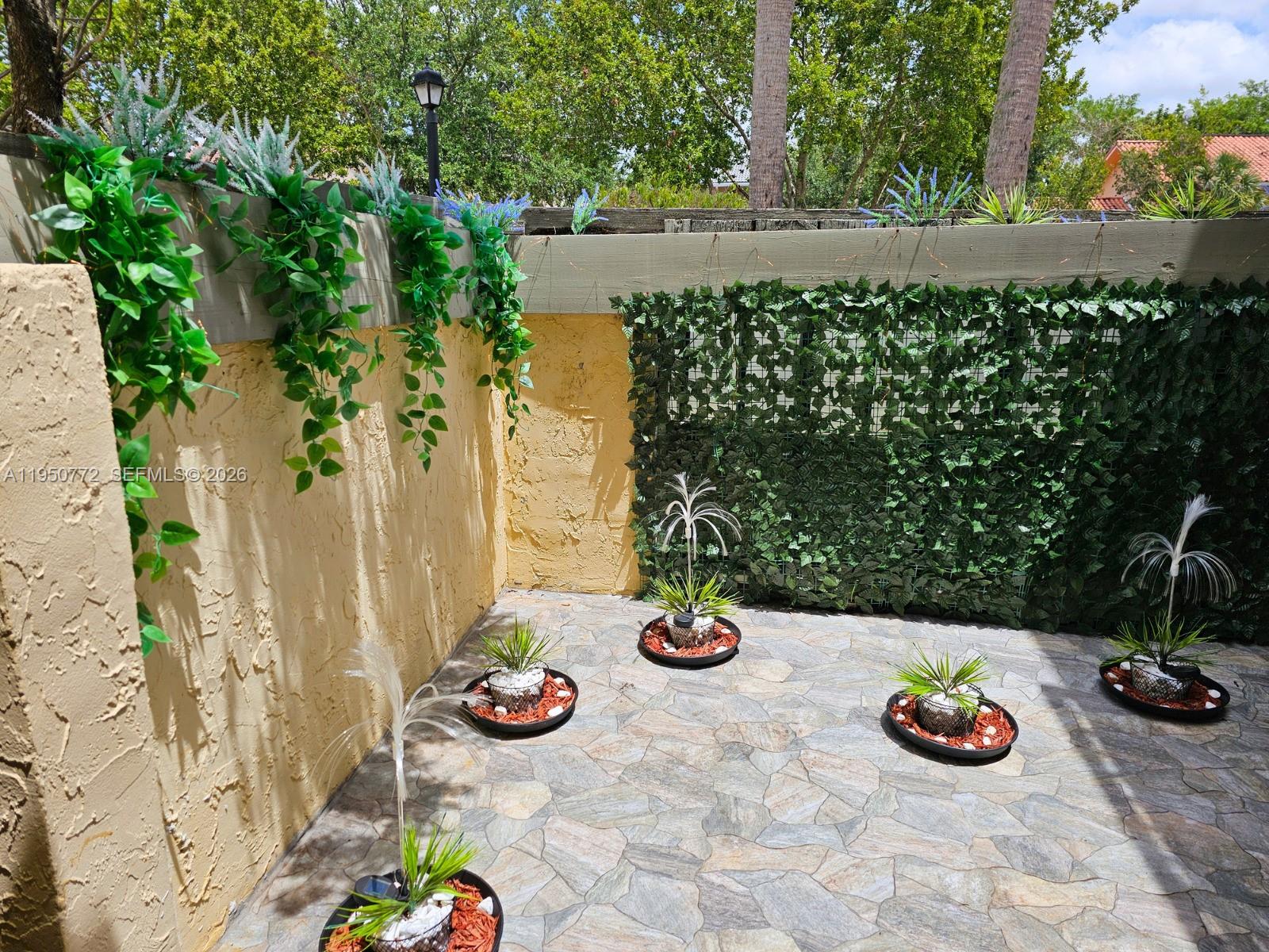 WOODLAKE VILLAGE TOWNHOME - Residential