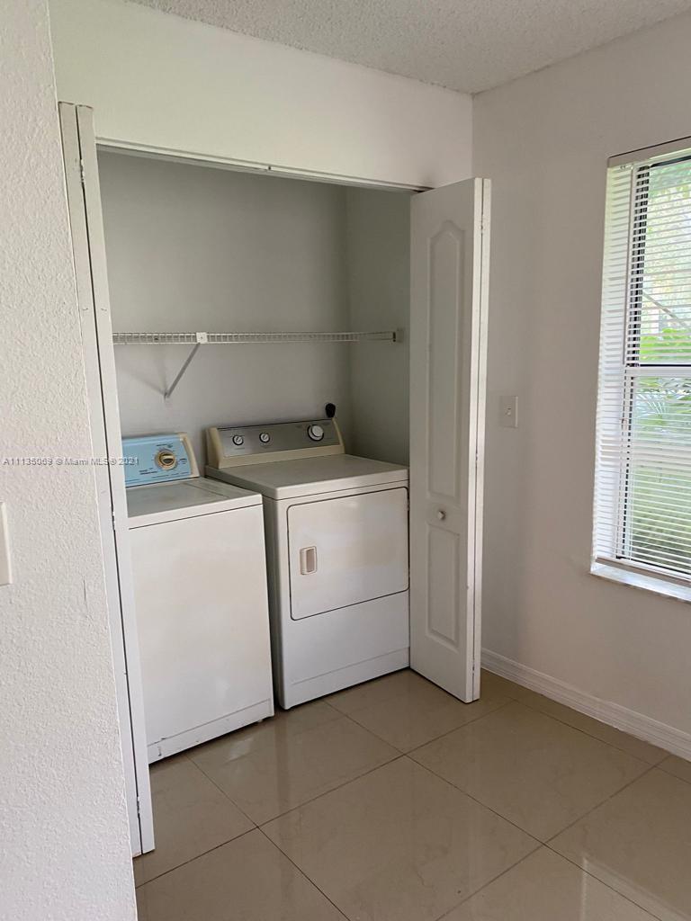 CORAL KEY CONDO - Residential