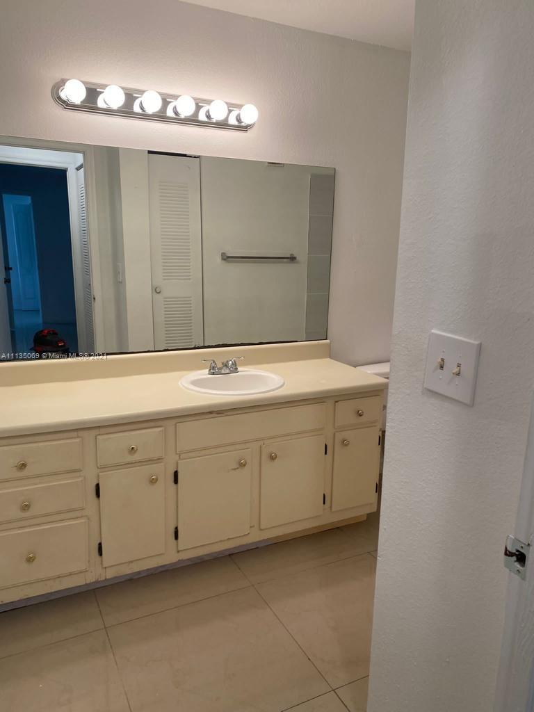 CORAL KEY CONDO - Residential