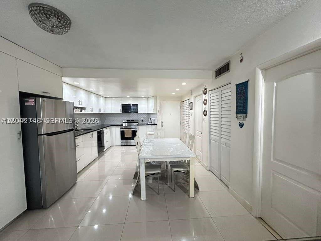 BUCKLEY TOWERS CONDO - EA - Residential