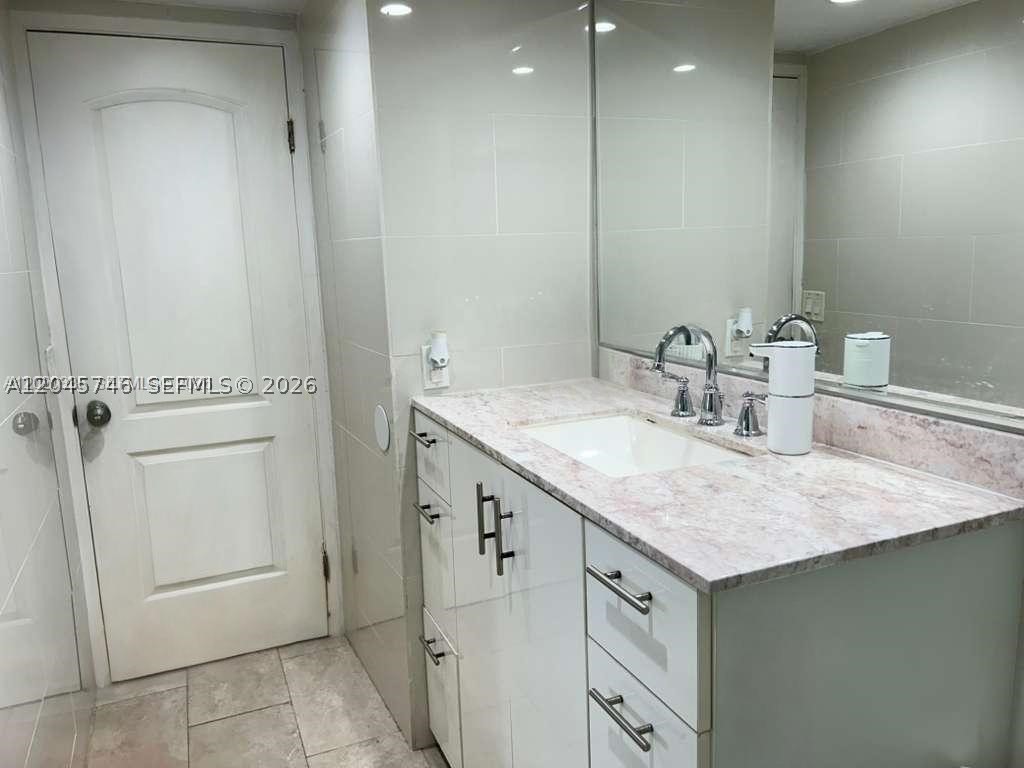 BUCKLEY TOWERS CONDO - EA - Residential