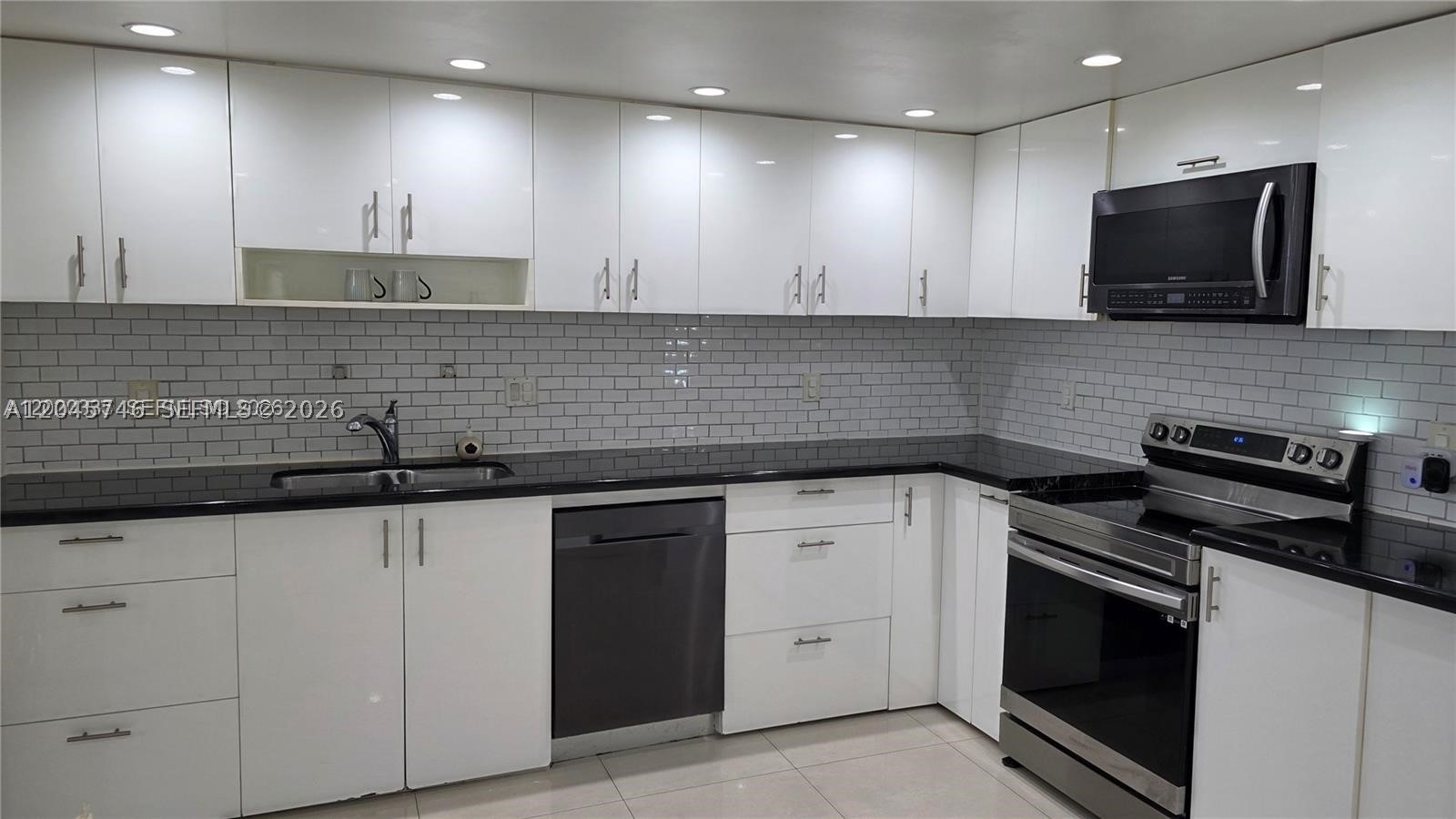 BUCKLEY TOWERS CONDO - EA - Residential
