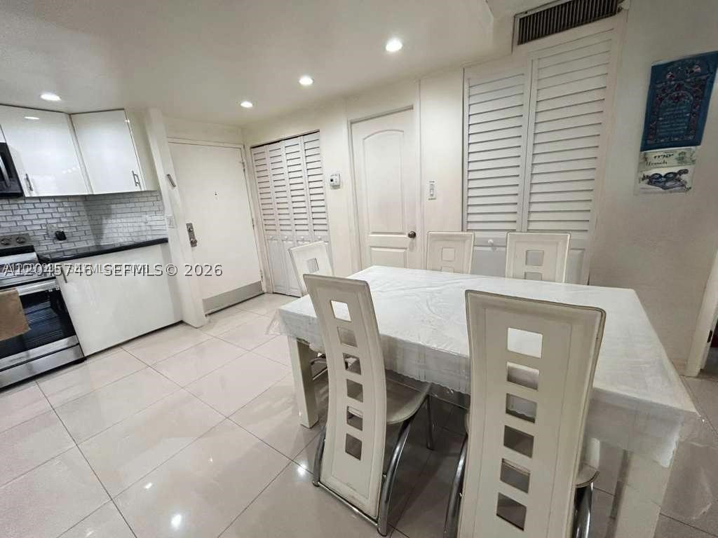 BUCKLEY TOWERS CONDO - EA - Residential