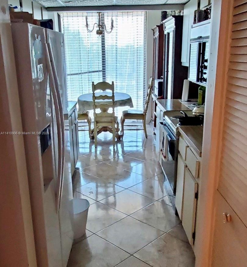WINSTON TOWERS 600 CONDO - Residential