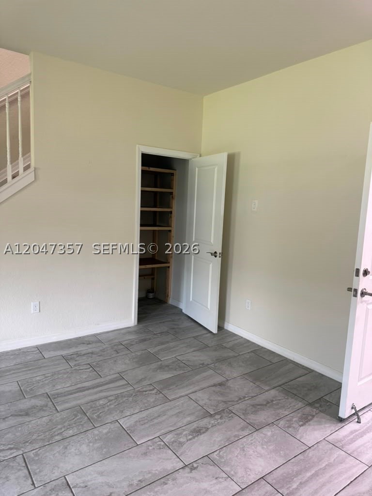 HILLCREST COUNTRY CLUB NO - Residential Lease