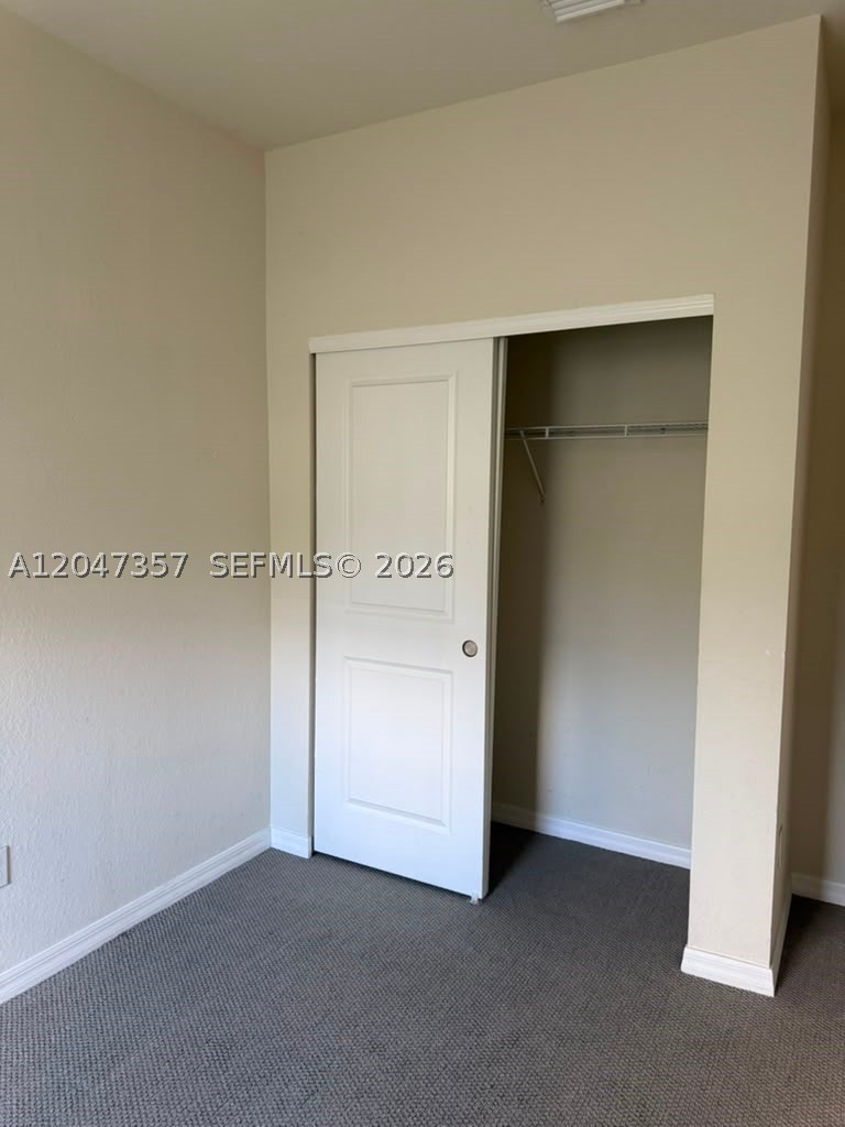 HILLCREST COUNTRY CLUB NO - Residential Lease