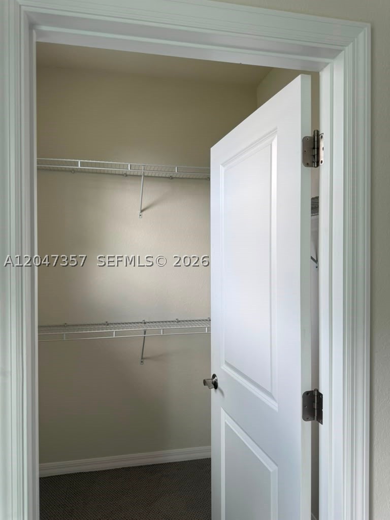HILLCREST COUNTRY CLUB NO - Residential Lease