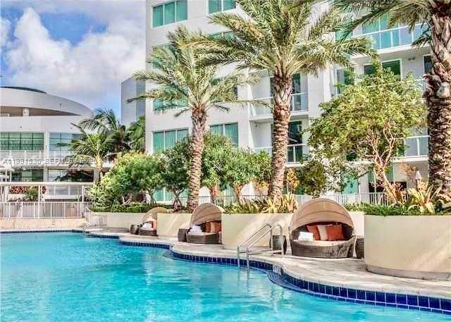 VIZCAYNE NORTH CONDO - Residential