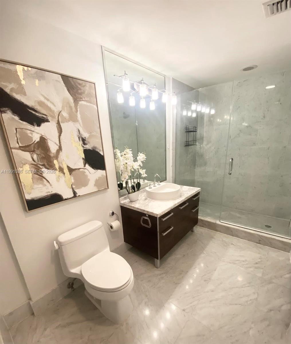 VIZCAYNE NORTH CONDO - Residential