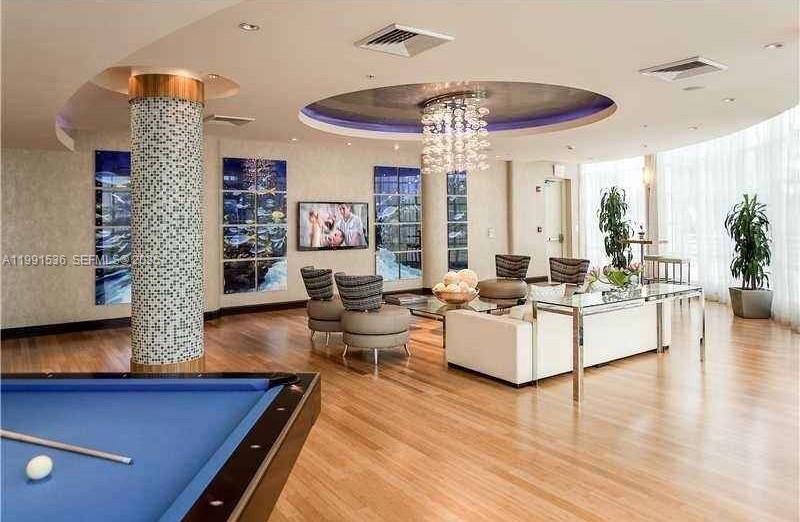 VIZCAYNE NORTH CONDO - Residential