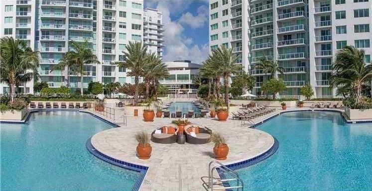 VIZCAYNE NORTH CONDO - Residential