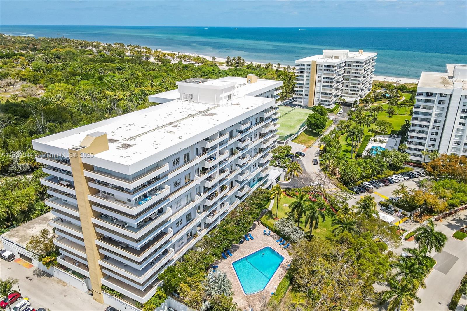 COMMODORE CLUB WEST CONDO - Residential