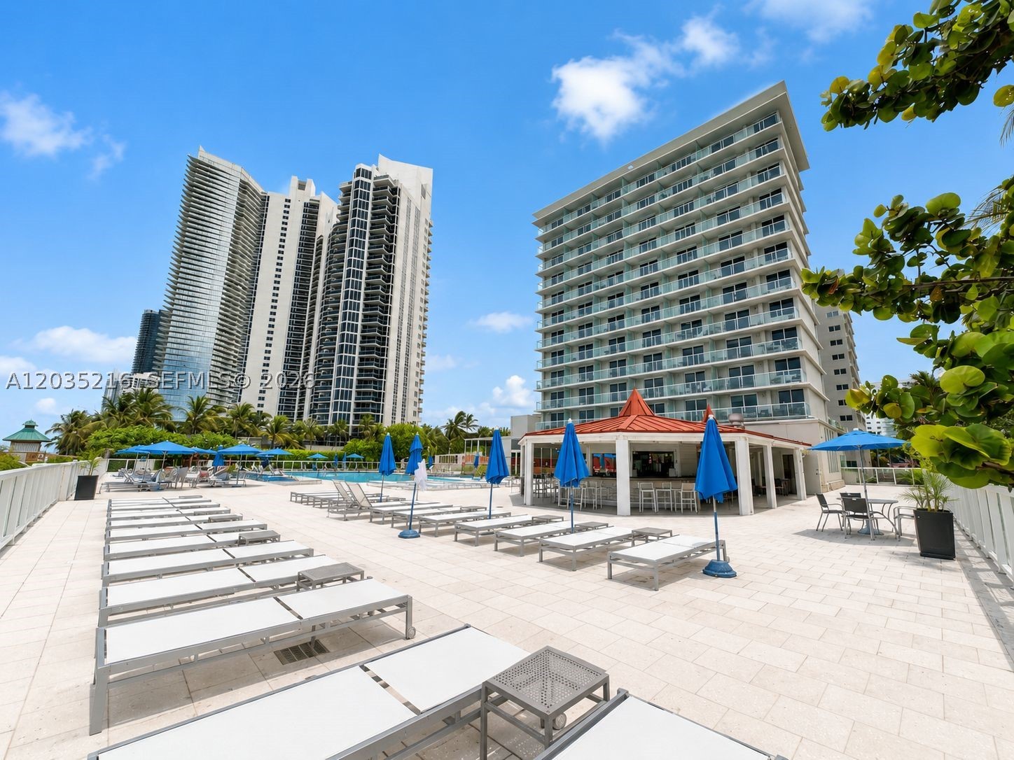 THE AVENTURA BEACH CLUB C - Residential