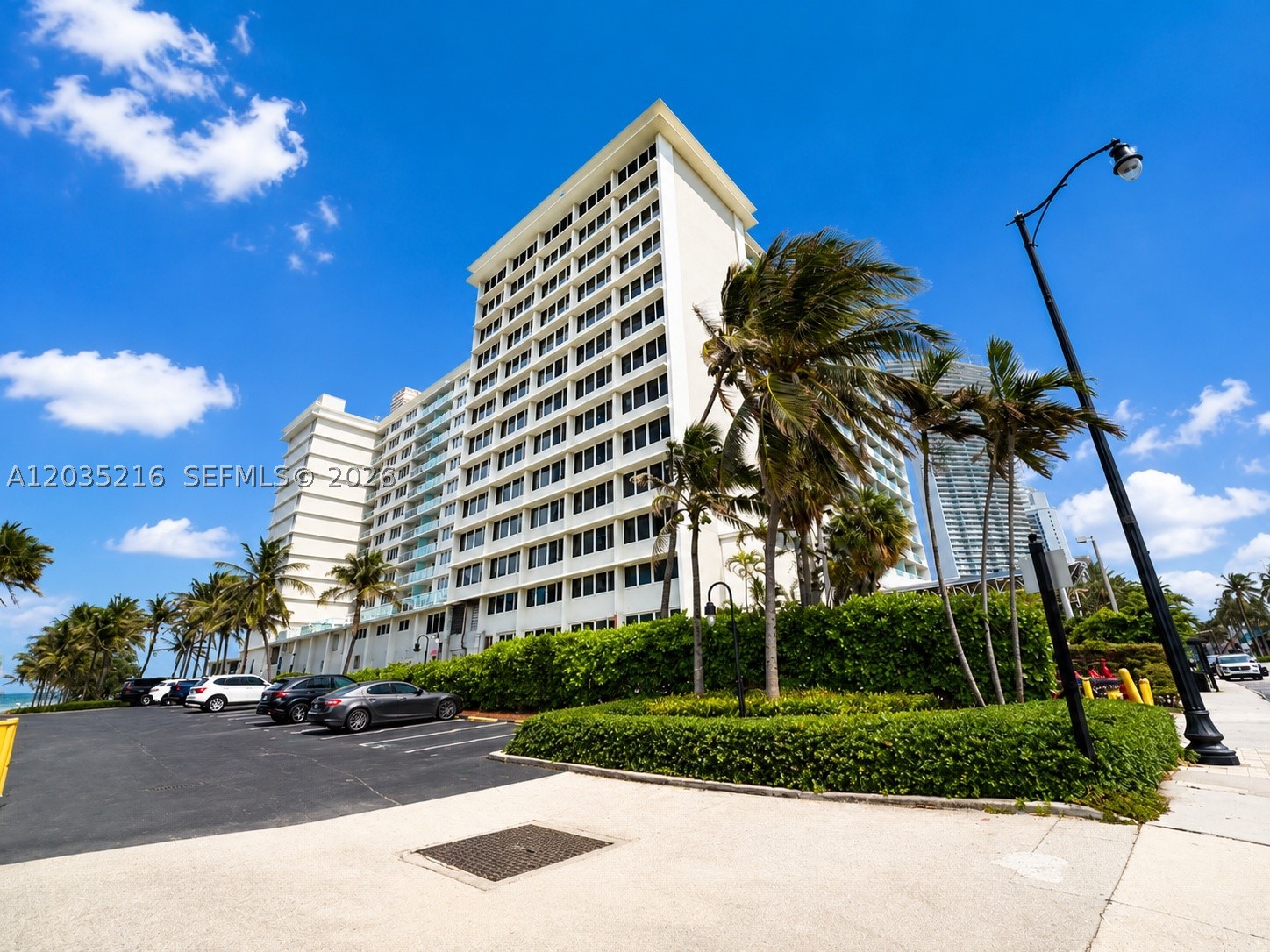THE AVENTURA BEACH CLUB C - Residential