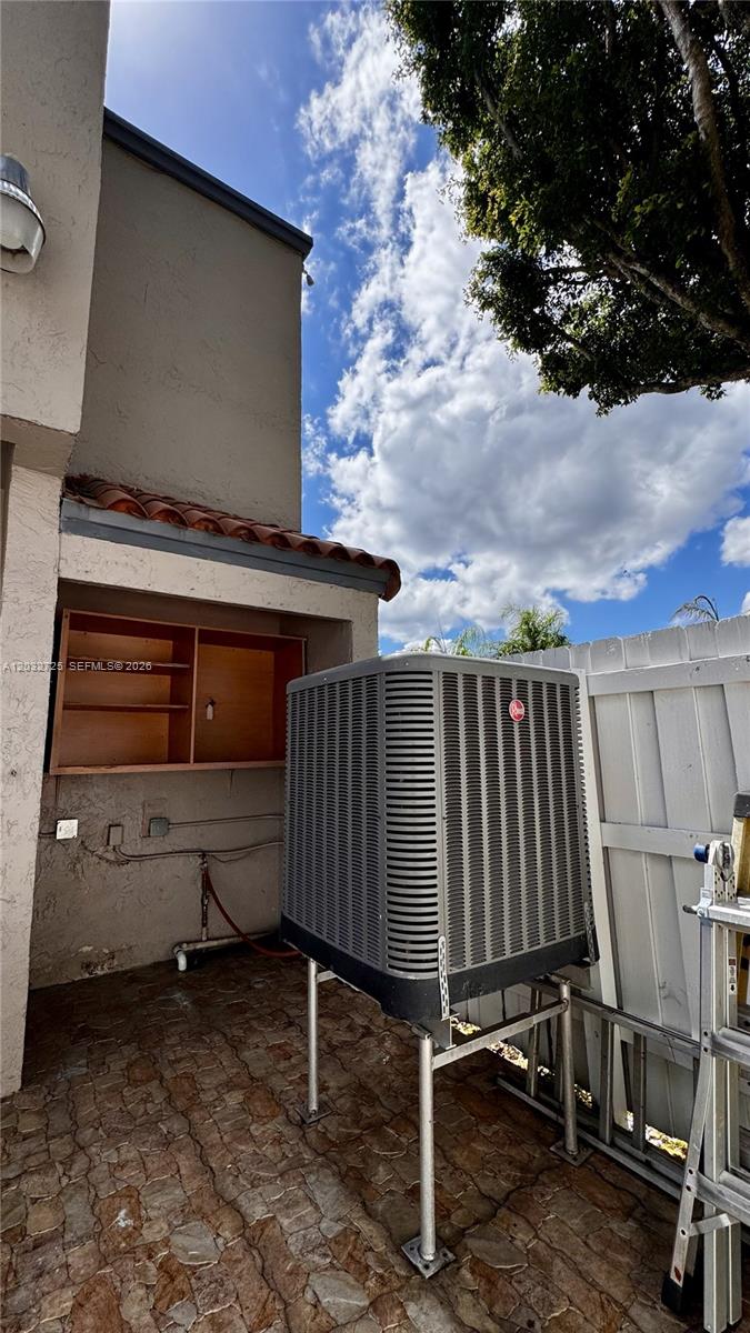 SUNSET HARBOUR SEC IV - Residential Lease