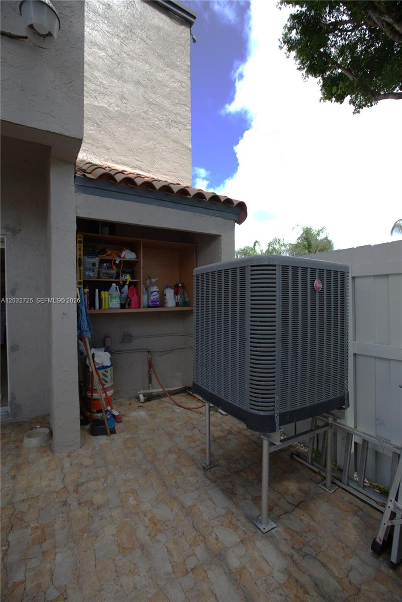 SUNSET HARBOUR SEC IV - Residential Lease