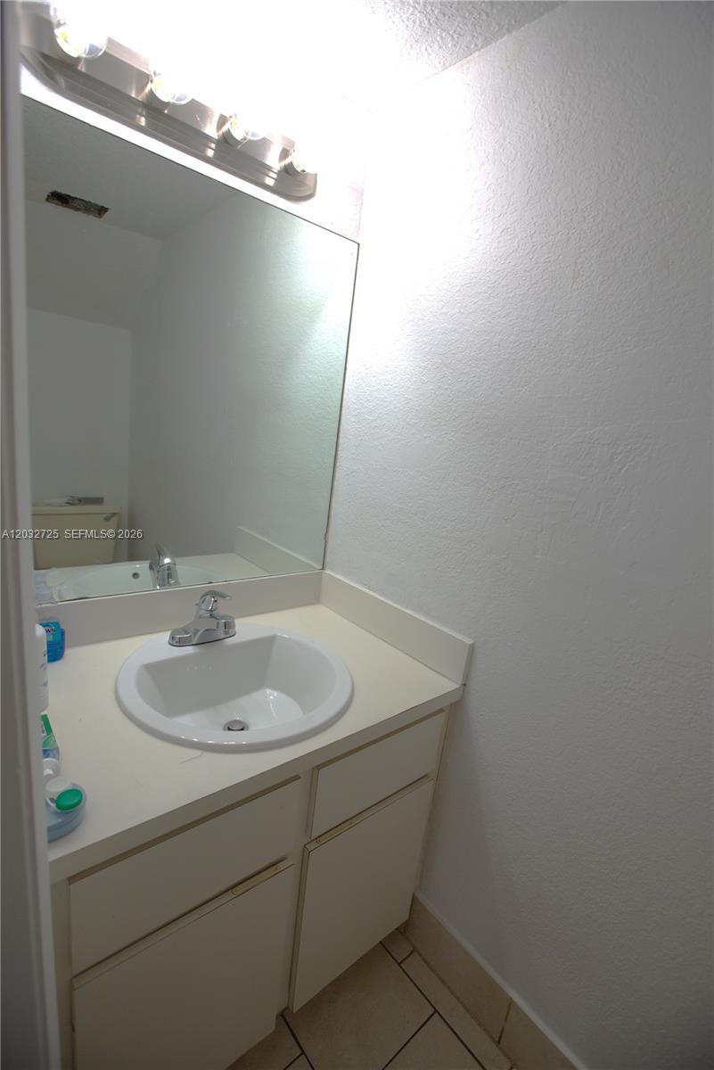 SUNSET HARBOUR SEC IV - Residential Lease