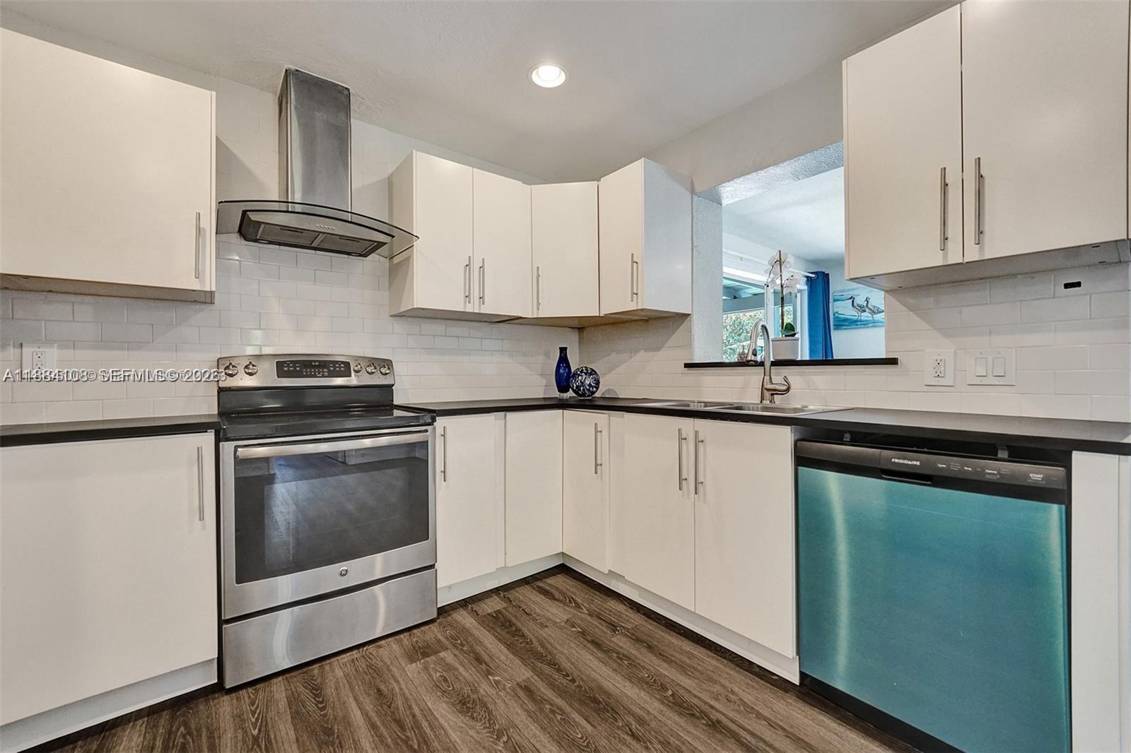 DAVIS ISLES SEC 5 - Residential