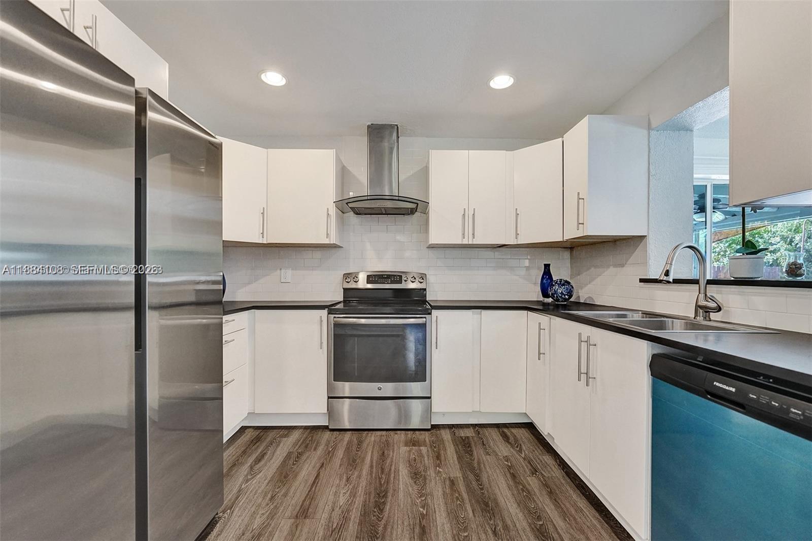 DAVIS ISLES SEC 5 - Residential