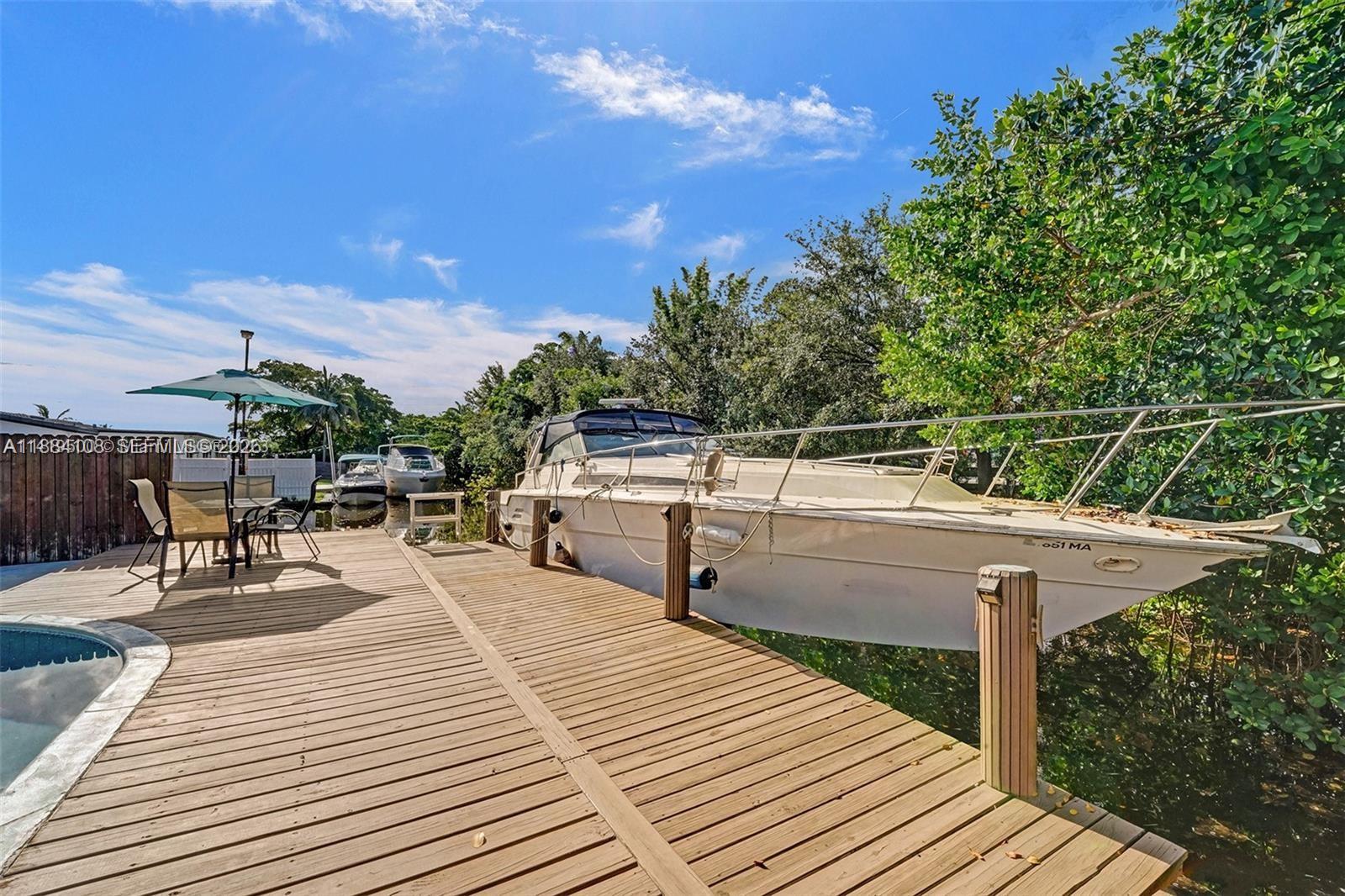 DAVIS ISLES SEC 5 - Residential