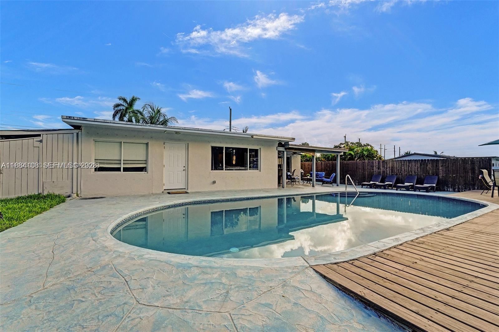 DAVIS ISLES SEC 5 - Residential