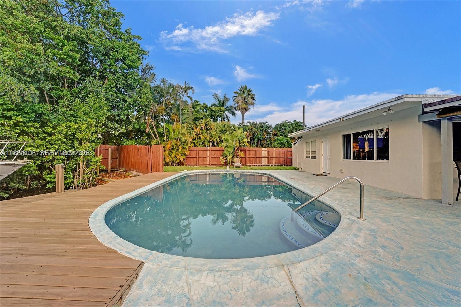 DAVIS ISLES SEC 5 - Residential