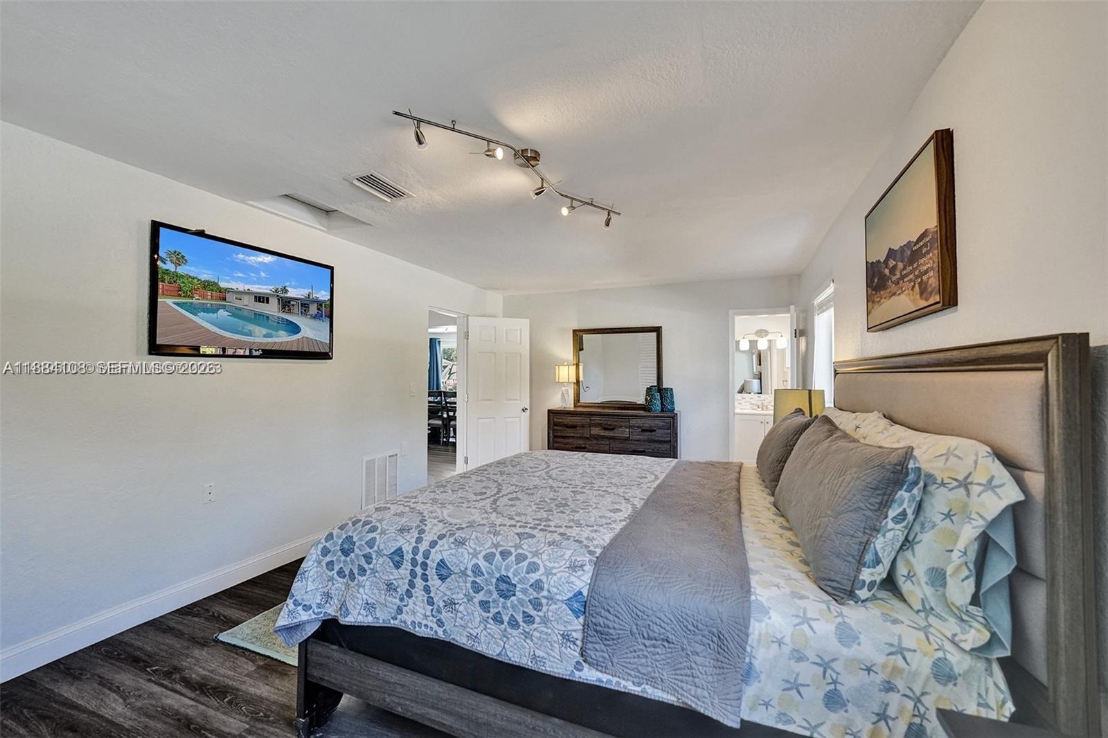 DAVIS ISLES SEC 5 - Residential