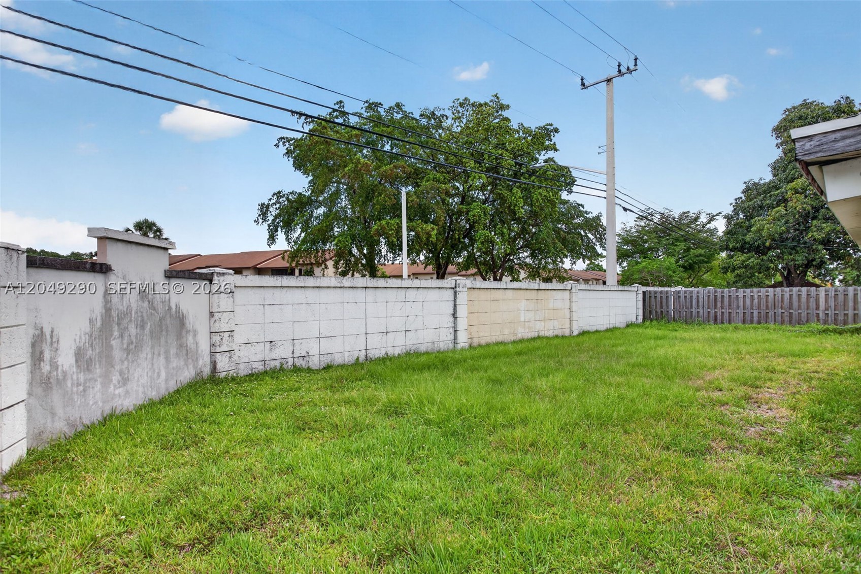 NORTH LAUDERDALE VILLAGE - Residential