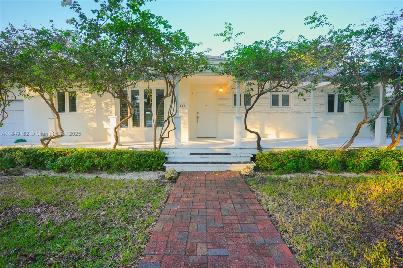 Situated on one of Key Biscayne’s most coveted streets, this 7,500 sq ft lot offers the ideal opportunity to build your dream home in a prime island location. The existing 3BR/3BA
residence features a bright, open living and dining area with a fireplace, impact windows, wood floors, plantation shutters, and stainless steel appliances. The fenced backyard
includes a shed and plenty of space for a pool. Property also includes a one-car garage. A chance to live in one of the island’s most sought-after neighborhoods