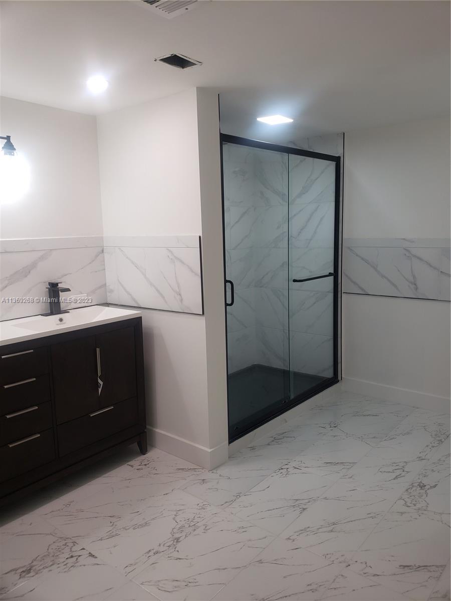 CANONGATE CONDO NO ONE - Residential