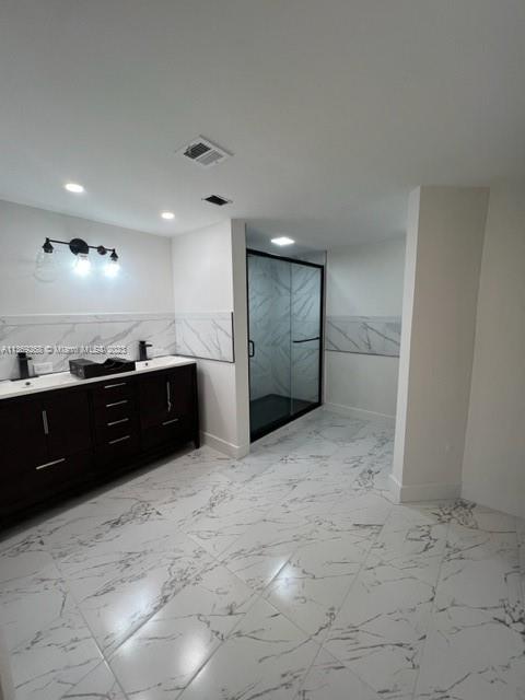 CANONGATE CONDO NO ONE - Residential