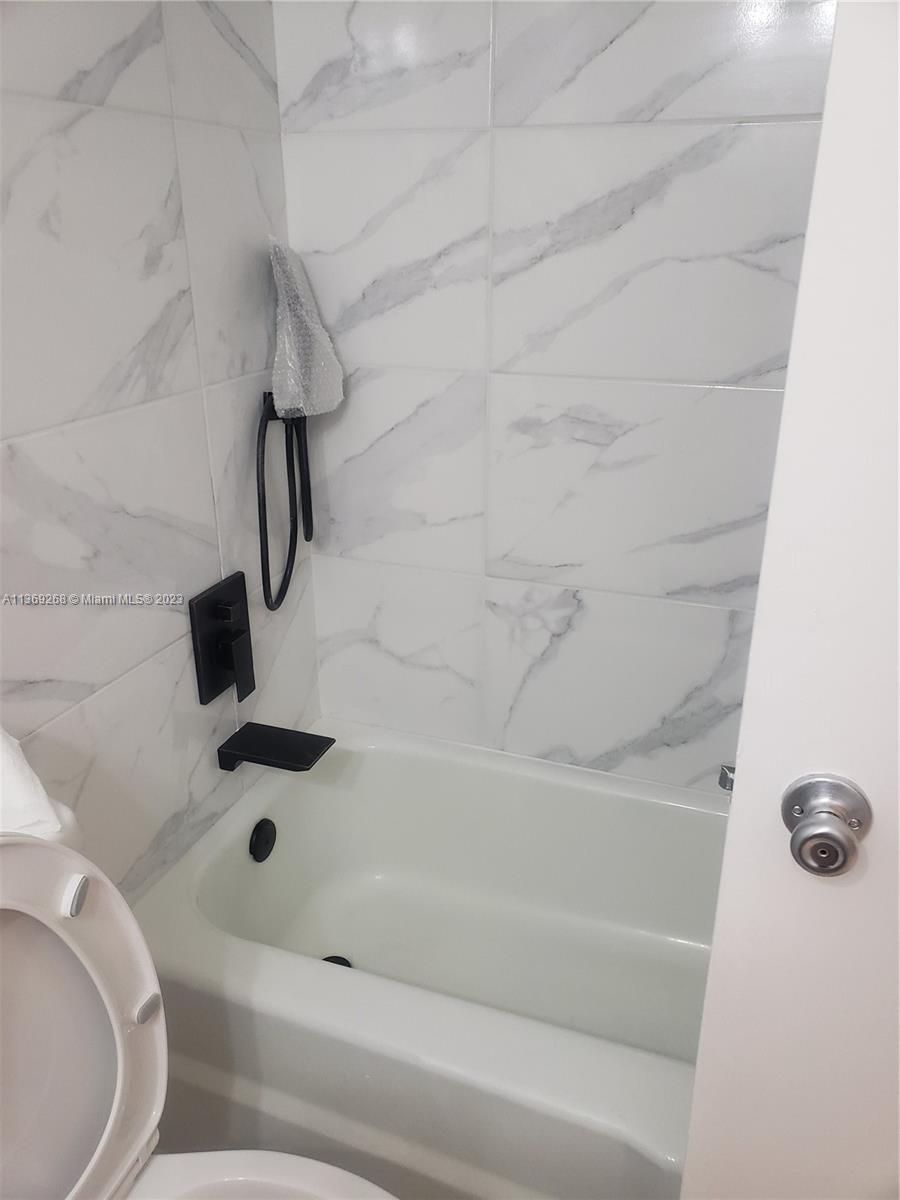 CANONGATE CONDO NO ONE - Residential