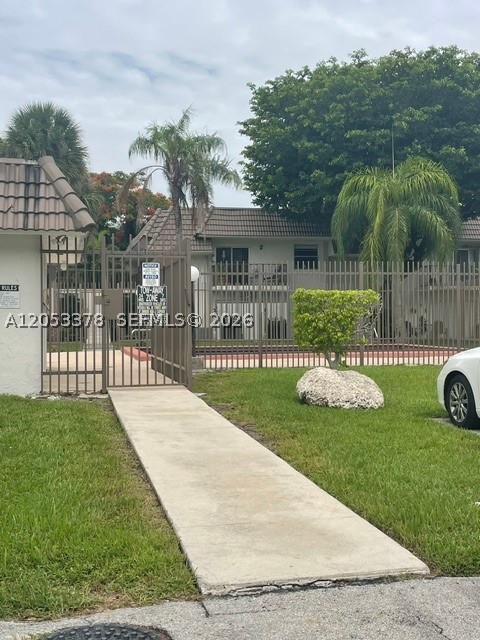 THIS UNIT IS A 2 BED / 2 BATH ON THE 2ND FLOOR, IN A QUIET COMMUINITY NEAR SCHOOLS AND SHOPS, WASHER/DRYER INSIDE UNIT, WITH COMMUNITY POOL, EASY ACCESS TO HIGHWAYS.