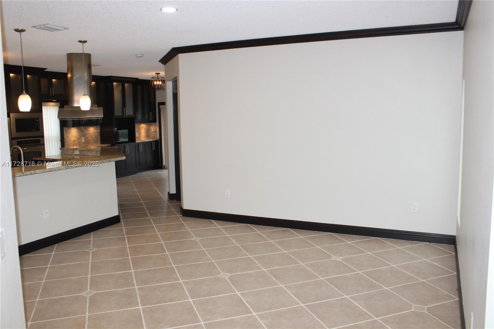AMERITRAIL SECTION III - Residential Lease